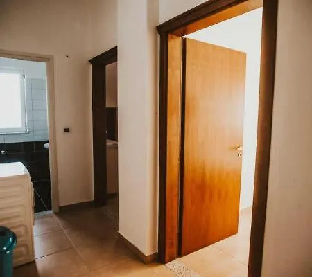 Vivian Hotel 2*