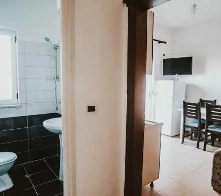 Vivian Hotel Velipojë