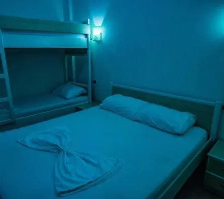 Vivian Hotel